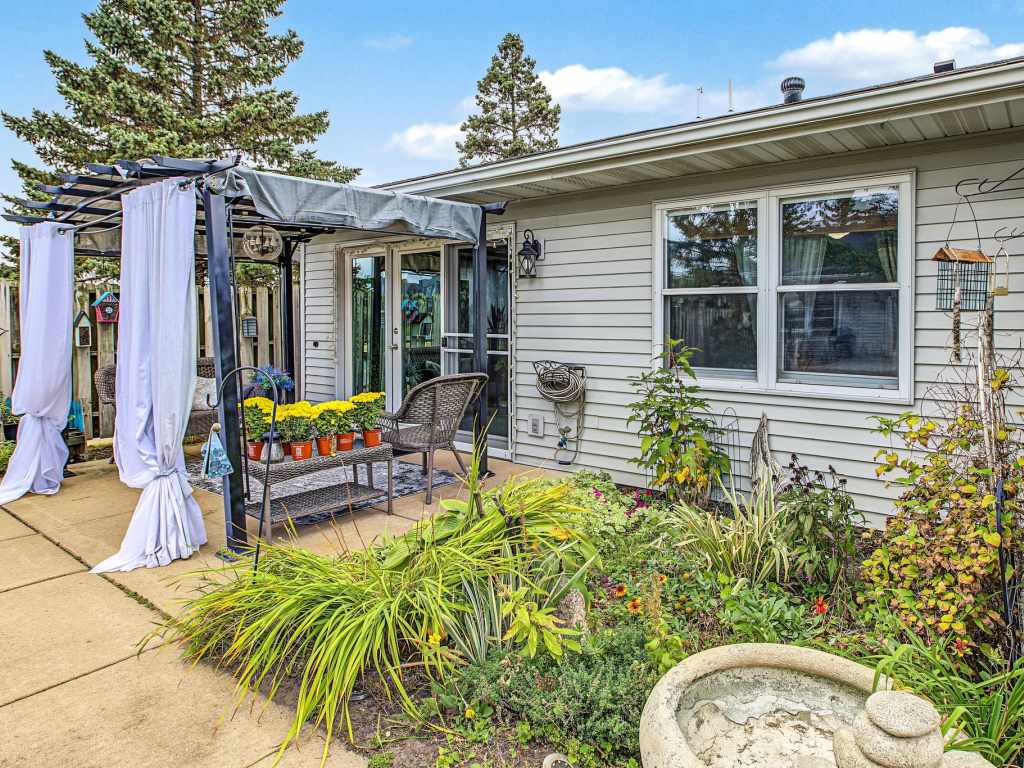 Property Photo 28