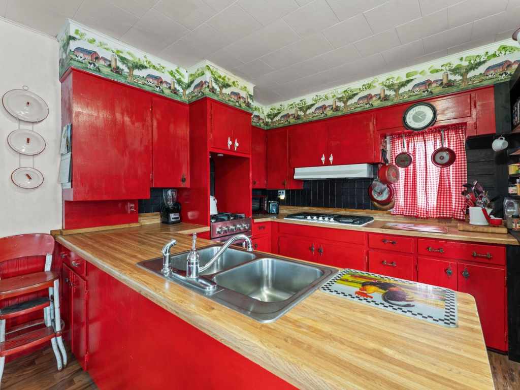 Property Photo 31