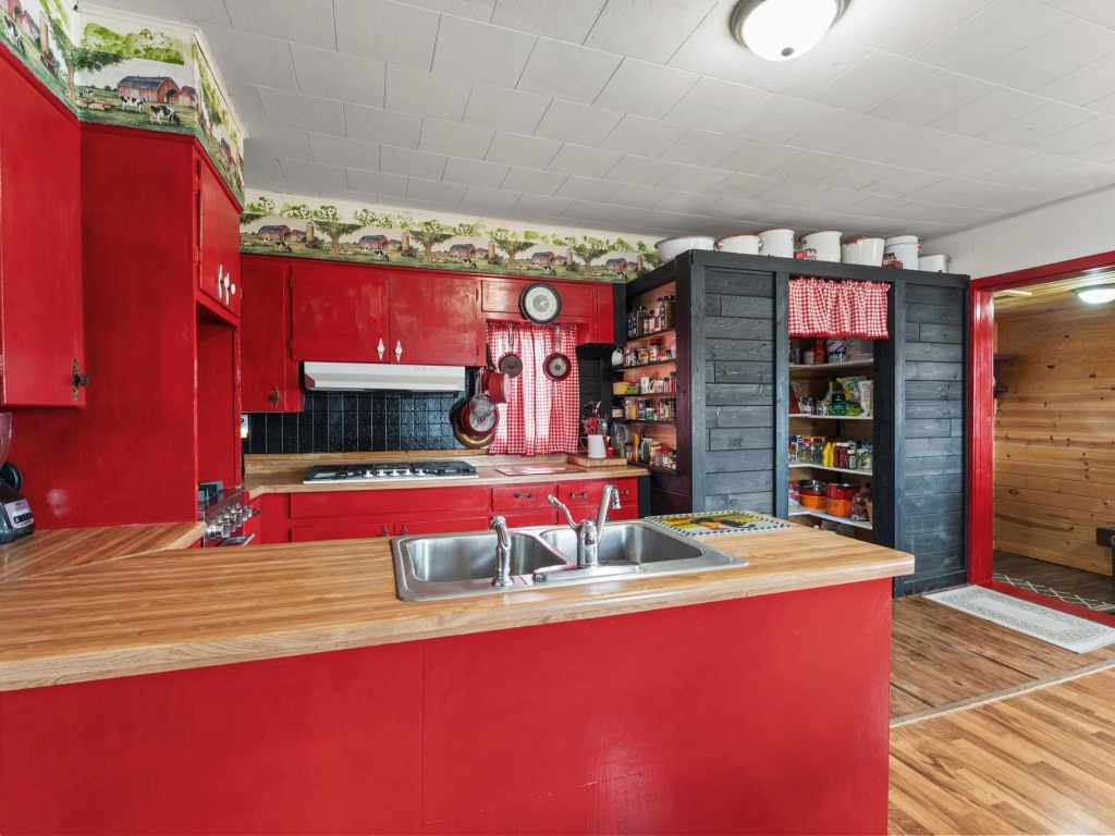Property Photo 46