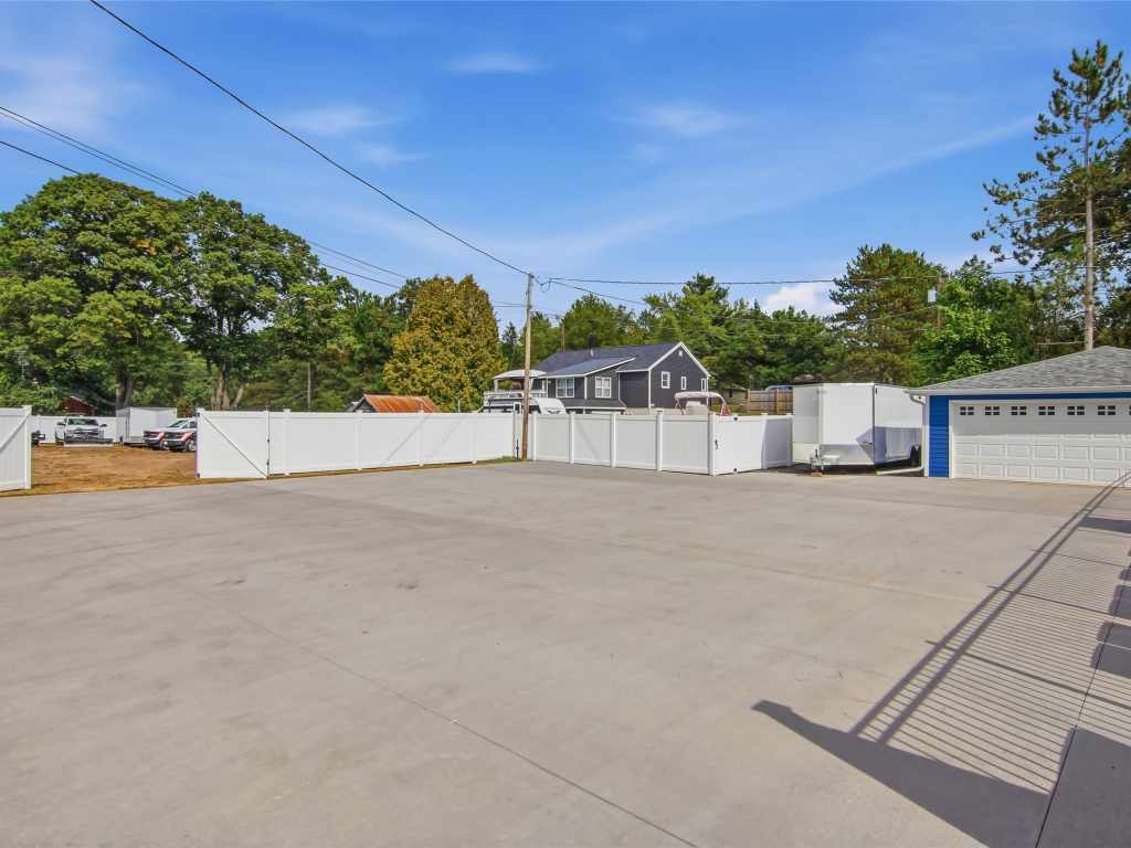 Property Photo 40