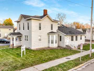 33 W Cedar Street, Chippewa Falls