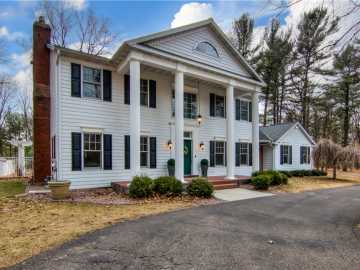 3736 Forest Knoll Drive, Eau Claire