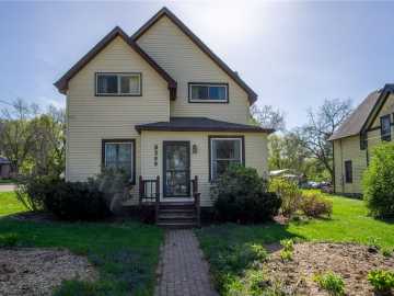 209 N Holly Avenue, Elk Mound