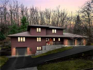 2207 Walnut Ridge Drive, Eau Claire
