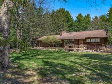 3813 Halsey , Eau Claire