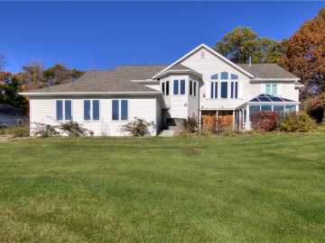 E5095 Interlachen Boulevard, Eleva