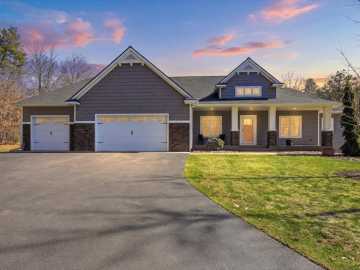 977 Mc Gregor Drive, Eau Claire