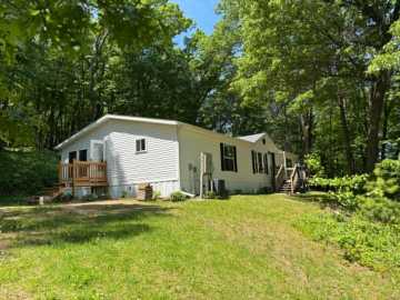 N7606 808th Street, Colfax
