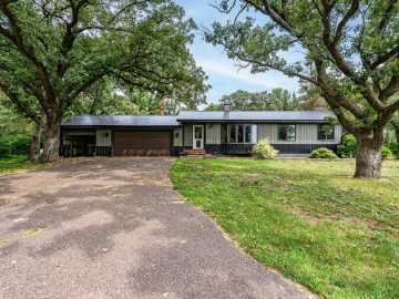 E6095 800th Avenue, Colfax