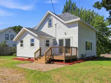 31 W Walnut Street, Chippewa Falls