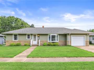 1216 E Lexington Blvd , Eau Claire