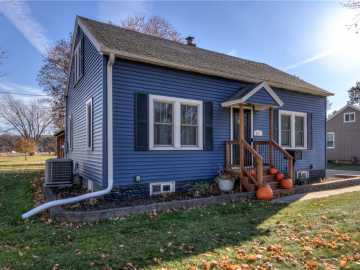 421 Irvine Street, Chippewa Falls