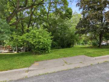 3912 Woodcrest Court, Eau Claire