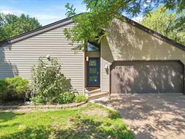 2206 Orchard Place, Eau Claire