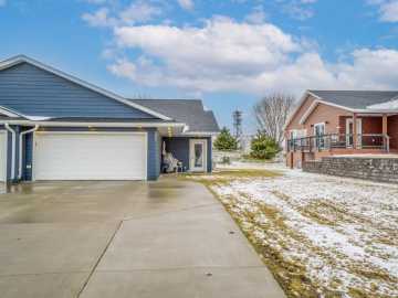 2201 2nd Ave , Bloomer