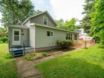 214 E Dell Street, New Auburn