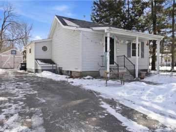 215 10th Avenue, Eau Claire