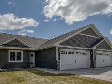 4881 Field Crest Lane, Eau Claire