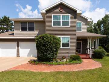 1015 Prairie Circle, Menomonie