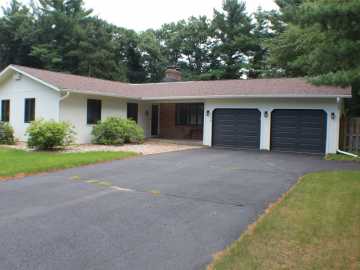 225 Corydon Road, Eau Claire