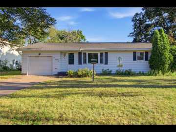 1002 W Spruce Street, Chippewa Falls