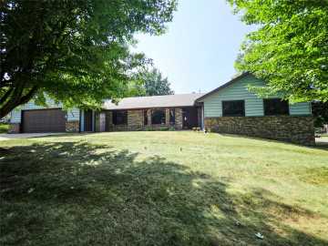302 Summit Court, Chippewa Falls