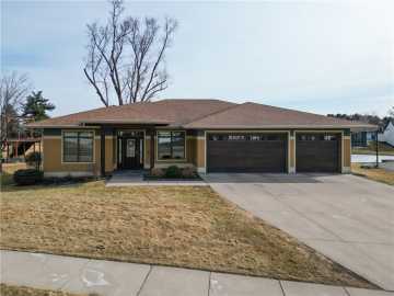 2037 St Andrews Drive, Altoona