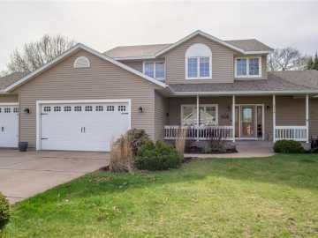 4718 Oak Bluff Court, Eau Claire