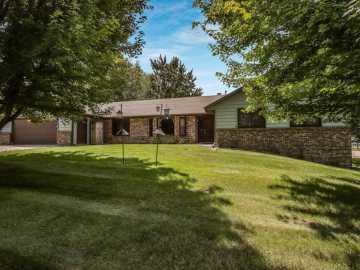 302 Summit Court, Chippewa Falls