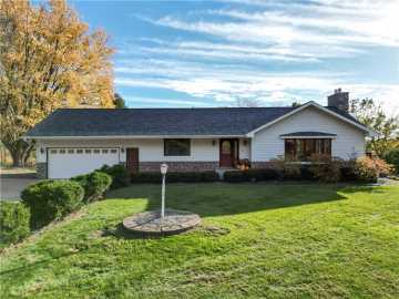 2039 N Town Hall Road, Eau Claire