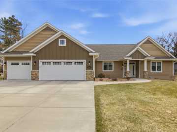 3729 Crest Ridge Court, Eau Claire