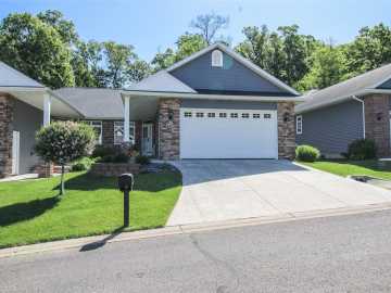 4523 Village Oaks Circle, Eau Claire