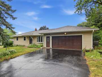 1218 Raedel Road, Eau Claire