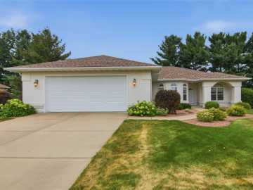 1807 Pine Park Drive, Eau Claire