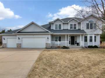 1027 Willow Green Circle, Eau Claire
