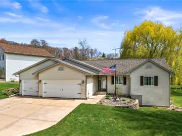 2221 Jingle Court, Eau Claire