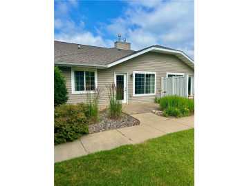 3317 S Robin Meadows Lane, Eau Claire