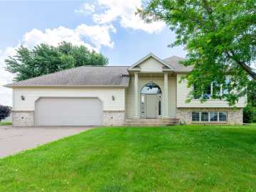 2102 Regal Court, Bloomer
