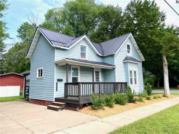 921 14th E Avenue, Menomonie