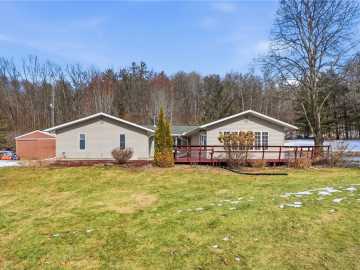 N9446 County Road Q , Downing