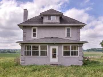 E3741 310th Avenue, Menomonie