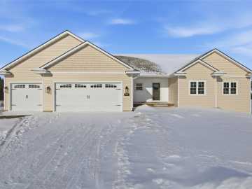 1921 Willow Creek Parkway, Chippewa Falls
