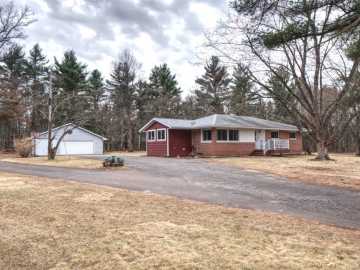 E15681 County Road Q Road, Fall Creek