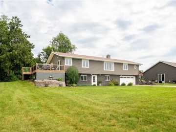 934 Daisy Lane , Eau Claire
