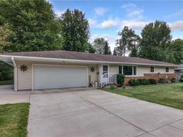 631 Summit Avenue, Chippewa Falls