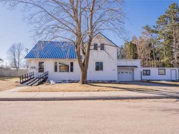 121 W Oak Street, Stanley