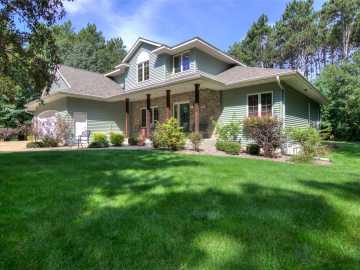 E4400 Pinewood Circle, Eleva