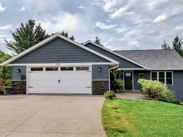 695 Autumn Drive, Altoona