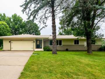 1604 Hillsdale Road, Eau Claire