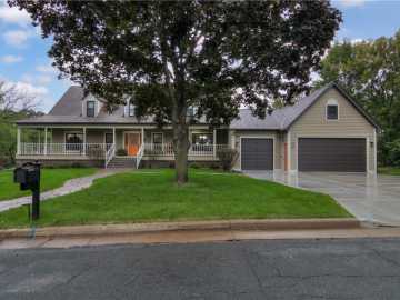 3920 Woodcrest Court, Eau Claire